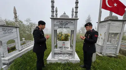 Vatan uğruna can verenler unutulmuyor: Şehit İsmet Özata kabri başında dualarla anıldı