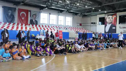 Ekran başından kalkıp sahaya koştular: Edremit’te geleneksel oyun şöleni