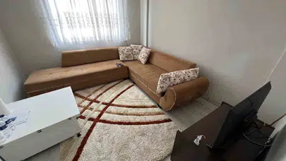 İnegöl’de iki kardeşin yüzünü güldüren dokunuş: Harabe ev yuvaya dönüştü