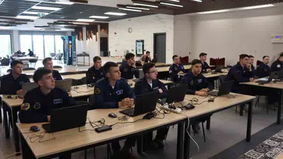 Havacılığın başkenti Kayseri’den dünyaya açılan kapı: Romanyalı öğrencilere İHA dersi