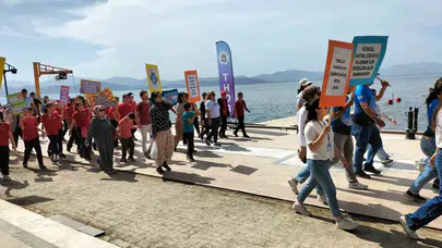Köyceğiz’de engelleri aşan gün: Farkındalık yürüyüşüyle başladılar, mesleki simülasyonla tamamladılar