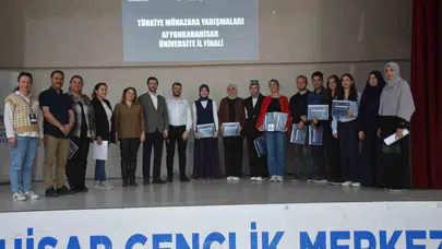 Sözün gücü Afyon’da yarıştı: Genç zihinler kürsüde devleşti