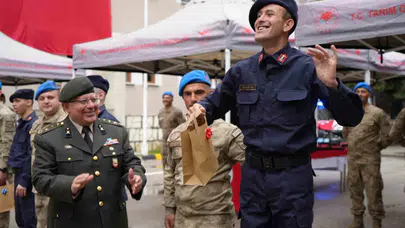 Vatan sevgisinin önünde engel yok: 13 genç askerlik hayalini Bayburt'ta gerçekleştirdi