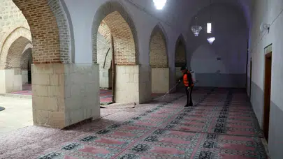 Elazığ’da bayram hazırlığı: İbadethaneler mis gibi kokacak