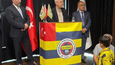 Lüleburgaz’da Aziz Yıldırım rüzgarı: Sarı-lacivertli taraftarlar meşalelerle karşıladı