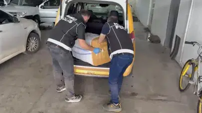 Kayseri narkotik operasyonunda zehir tacirlerine ağır darbe: İki araçta 9 kilo uyuşturucu bulundu