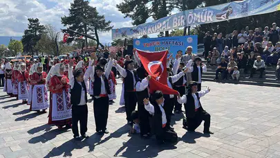Bolu’da trafik bilinci renkli etkinliklerle aşılandı: Geleceğin sürücüleri sahnede