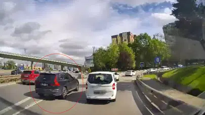 Trafikte sabır sınavı: Kuralları hiçe saydı, bir de üstüne hesap sordu