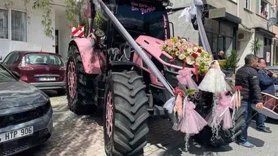 Geleneksel gelin arabalarını unutturdu: Sivas’tan getirdiği pembe traktörle İstanbul sokaklarını birbirine kattı