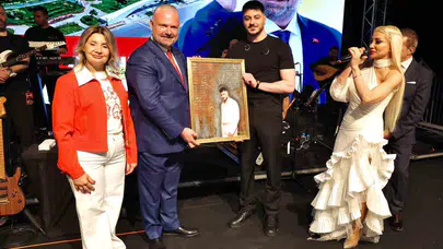 Menemen’de dev buluşma: 23 bin metrekarelik yaşam alanı Semicenk konseriyle açıldı