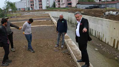 Cumayeri’nde taşkın korkusuna son: Dere yatağında hummalı çalışma