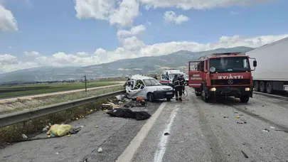TAG Otoyolu'nda acı bilanço: Bariyerlere çarpan araçtan sağ çıkamadılar