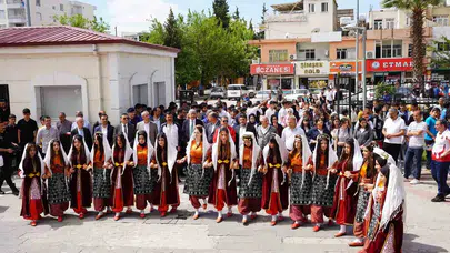 Kahta sokaklarında gençlik rüzgarı: Geleceğin mimarları el ele yürüdü
