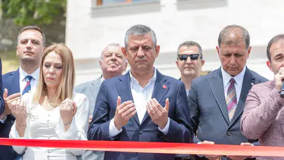 Özgür Özel’den İzmir’de iktidara sert tepki: İzmir’in hakkını yiyenlere balyozla karşılık vereceğiz
