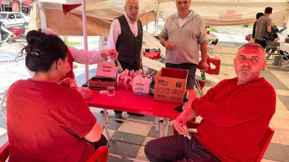 Minik yürekler seferber oldu: Sarıgöl'de kan bağışı rekoru kırıldı