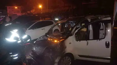 Batman’da gece yarısı korkutan manzara: Park halindeki araç alevlere teslim oldu