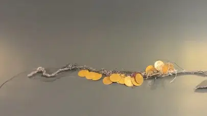 Bayram günü kabusu yaşadı: 185 bin liralık altınları saniyeler içinde gasp ettiler
