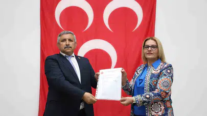 Çıldır'da MHP'de yeni dönem: Nevruz Gündoğdu mazbatasını teslim aldı