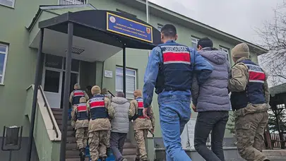 Erzurum'da kaçak göç trafiğine jandarma darbesi: 13 organizatör kıskıvrak yakalandı