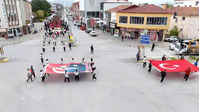 Tomarza’da bayram heyecanı: Gençler 19 Mayıs için sokaklara döküldü