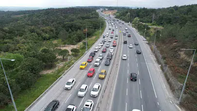Milyonlarca İstanbullu tatile çıktı, yollar bomboş kaldı: Tek bir noktada trafik kilitlendi