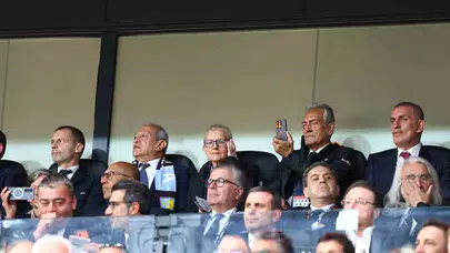 Kraliyet ailesinin tutkulu taraftarı İstanbul'da: Prens William final heyecanını Beşiktaş Park'ta yaşıyor