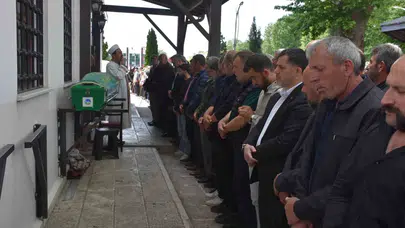 Fabrika faciasında acı veda: 25 yaşındaki Tayfun Atış son yolculuğuna uğurlandı