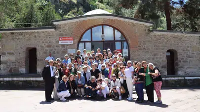 Yarım asırlık hasret Çorum’da bitti: Emekli öğretmenler gençlik yıllarına döndü