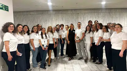 Kaan Sekban sahnede güldürdü, Hatay’daki çocuklar kazandı: Bursa’dan büyük dayanışma