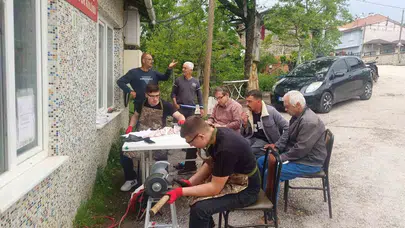 Meslek liseli gençlerden bayram öncesi büyük jest: Bıçaklar onların elinde keskinleşti