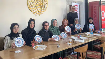 Tarihi medresede sanat rüzgarı: Mezunlar geleneksel el sanatlarıyla buluştu