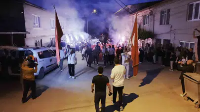 Bursa'da asırlık gelenek: Hem eğlendiriyor hem de öğrencilere umut oluyor