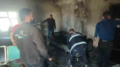 Başkale’de korkutan yangın: Alevler evi küle çevirdi