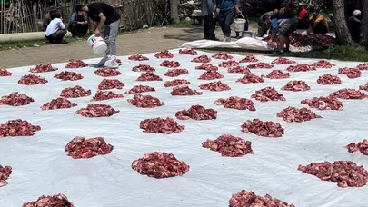 Yüksekova’da sofralar birleşti: 150 haneye tek tencere, 140 kurbanla tam dayanışma