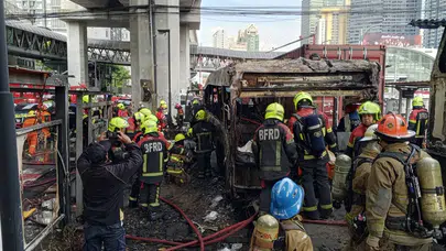 Bangkok’ta raylar üzerinde can pazarı: Otobüsle tren çarpıştı, bilanço ağır