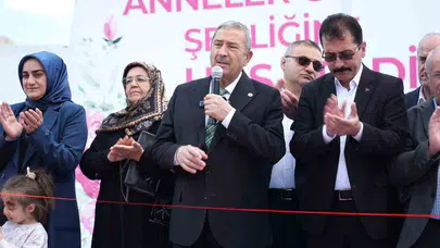 Darende’de Anneler Günü coşkusu: Üreten kadınlar el emeklerini görücüye çıkardı