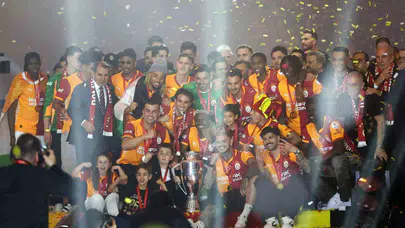 Zirveye ambargo koydu: Galatasaray’dan tarihi bir duble daha