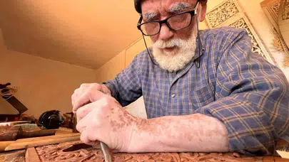 Ahşaba hayat veren eller: 68 yaşındaki ustanın tek parçadan çıkardığı sanat eseri