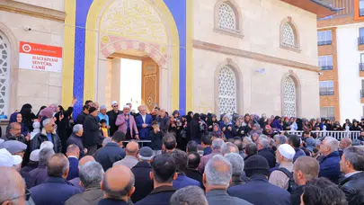 Bayburt'ta duygu dolu anlar: Kutsal topraklara giden kafile dualarla yola çıktı