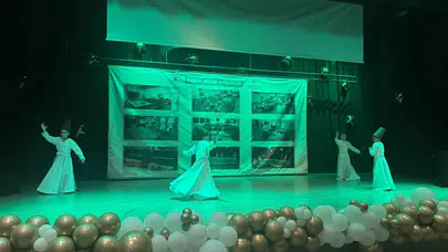 Kağıthane'de çocukların yetenekleri sahnede hayat buldu: Başkan Öztekin'den miniklere uçurtma şenliği müjdesi