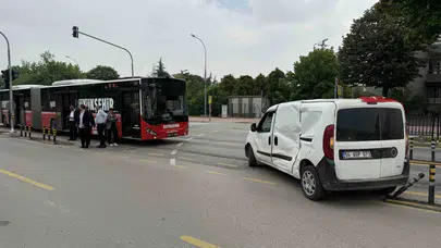 Adapazarı’nda kural ihlali faciaya davetiye çıkardı: Metrobüs kazasında 13 kişi yaralandı