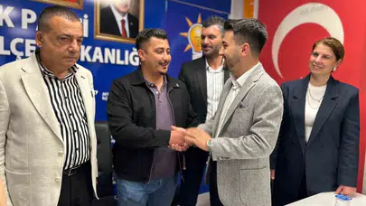 Denizli siyasetinde sürpriz ayrılık: CHP’li genç başkan rotayı AK Parti’ye çevirdi