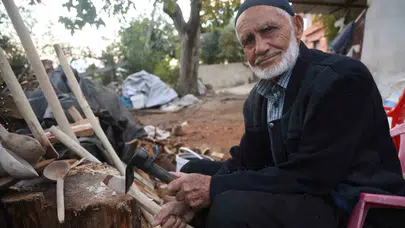 85 yaşındaki Ahmet dedenin gönül mesaisi: Bir ömrü ağaçlara şekil vererek geçirdi