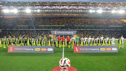 Kadıköy'de şok başlangıç: Eyüpspor Fenerbahçe'yi ilk yarıda dağıttı