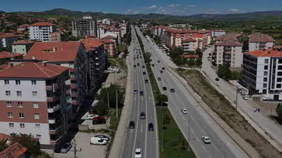 Tatil trafiğine teknolojik dokunuş: Sungurlu’da kilitlenme riski dronla önlendi