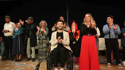 Sahne tozunu yutan koca yürekler: Miras Değil Mübarek 2 izleyiciyi büyüledi