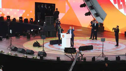 Erdoğan’dan gençlere kritik uyarı: Siyasi aparat olmanıza izin vermeyin