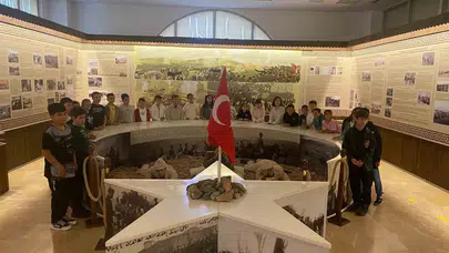 Bilecik’te ders zili bu kez sınıfta değil müzede çaldı: Gençler geçmişe yolculuğa çıktı