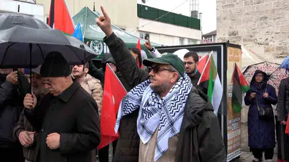 Bolu'da vicdan nöbeti: Küresel Sumud Filosu'na yapılan saldırı tek sesle lanetlendi