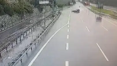 Tarsus'ta dehşet anları: Kontrolden çıkan otomobil ortalığı savaş alanına çevirdi
